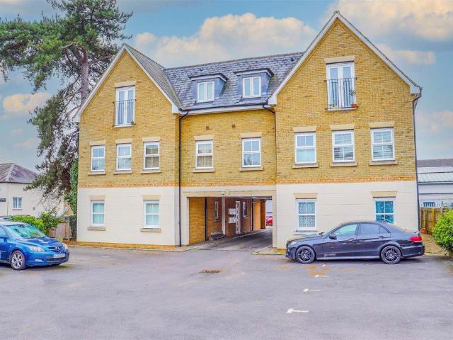 Flat for rent in Broxbourne, Hertfordshire