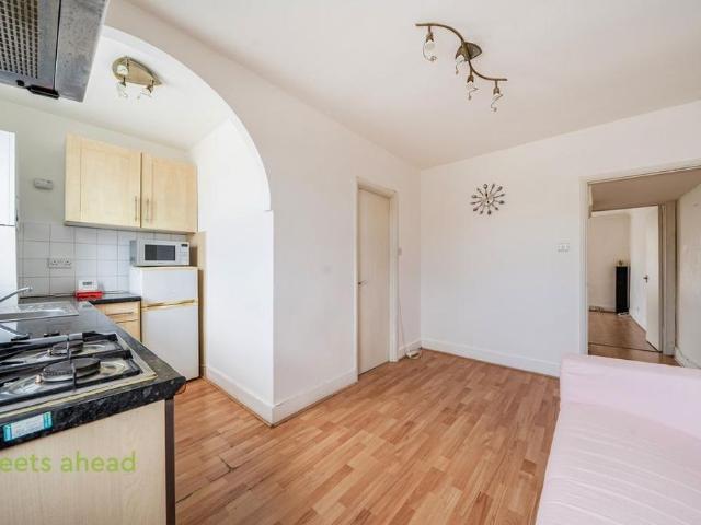 Apartment for rent in London Borough of Croydon, Thornton Heath