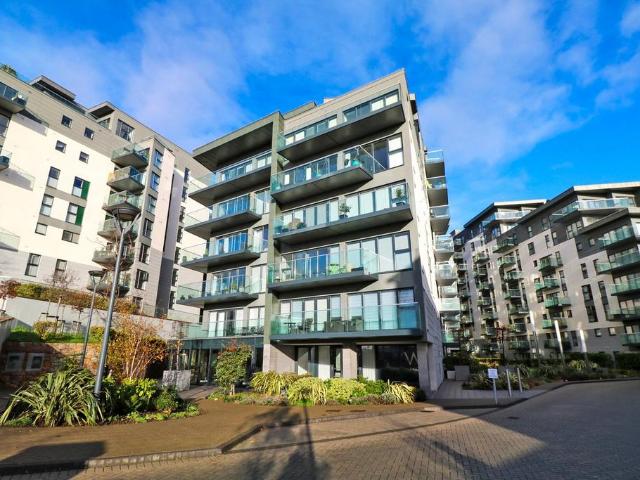 Flat for rent in St Helier, Greater London