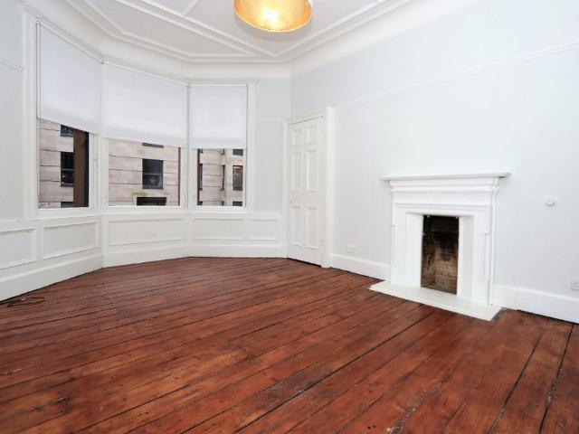 Apartment for rent in Dowanhill, Scotland