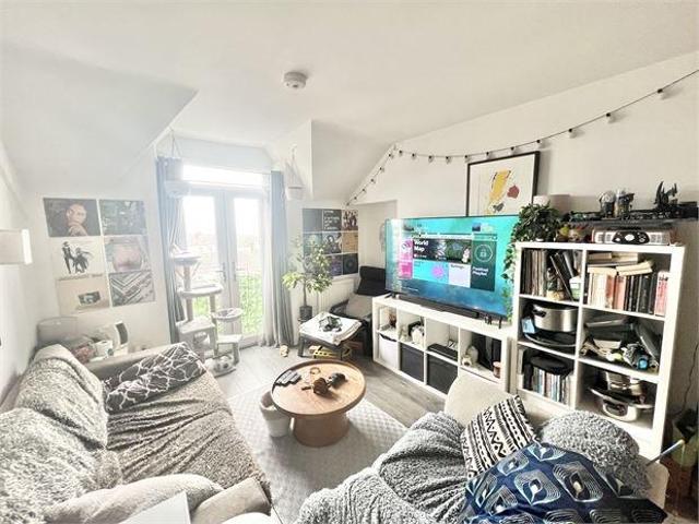 Flat for rent in Nangreaves, Wales