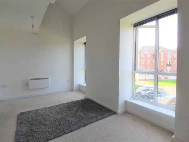 Apartment for rent in Paleside, Wakefield