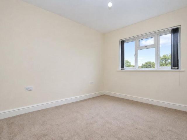 Apartment for rent in Westborough, Surrey