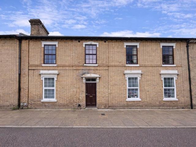 Flat for rent in The Dales, Key Street