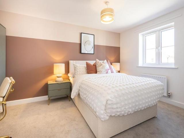 Apartment for rent in Perryfields, West Sussex