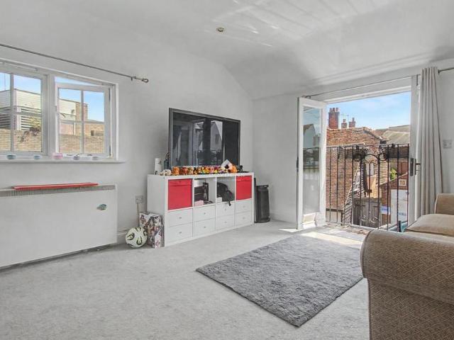 Apartment for rent in Bocking, Chipping Hill
