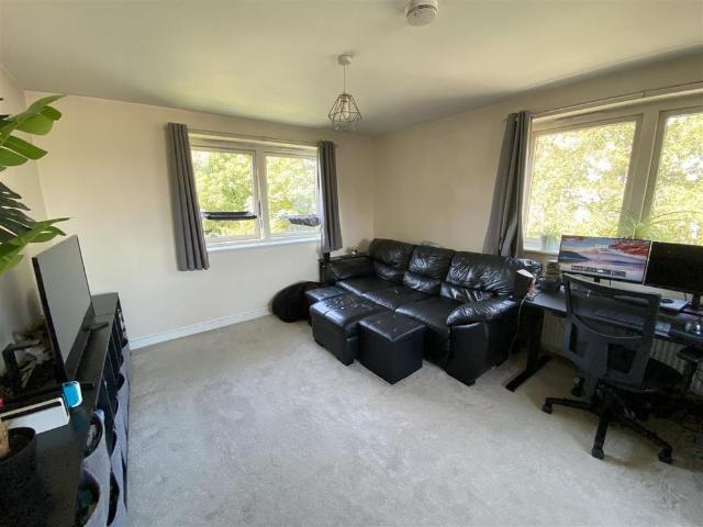 Apartment for rent in Polegate, Cross In Hand