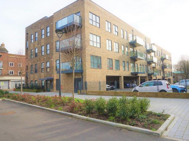 Flat for rent in Watford Rural, Batchworth