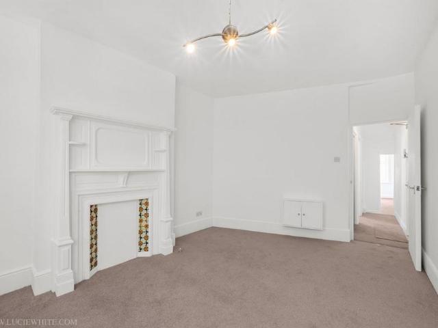 Apartment for rent in Norbiton, Greater London