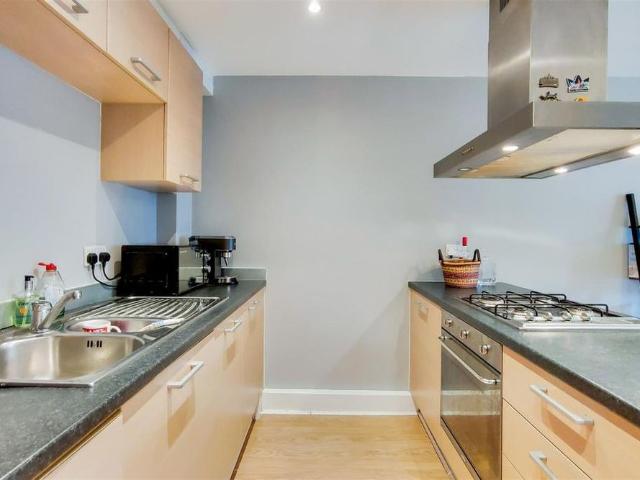 Apartment for rent in Roding Riverside, Greater London