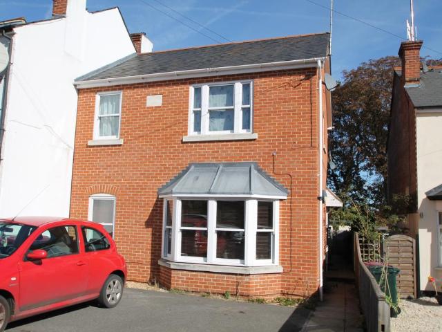 Flat for rent in Reading