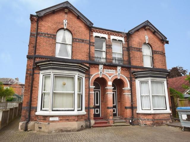 Flat for rent in The Brampton, Staffordshire