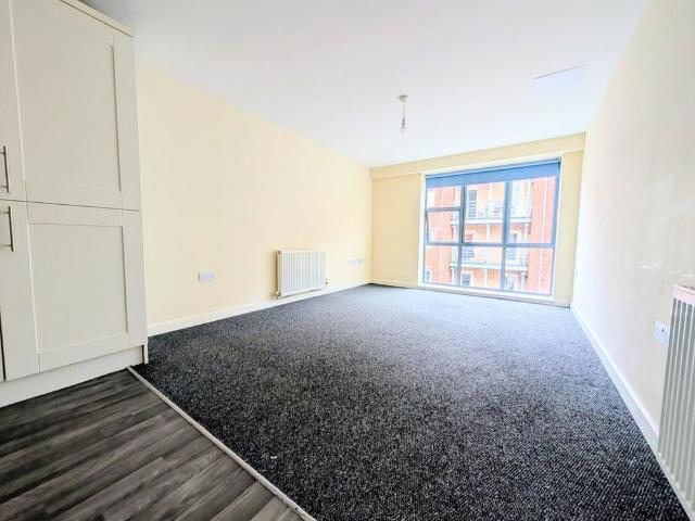 Apartment for rent in Park Central, Birmingham
