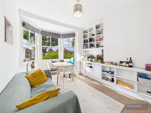 Apartment for rent in Long Ditton, Surrey