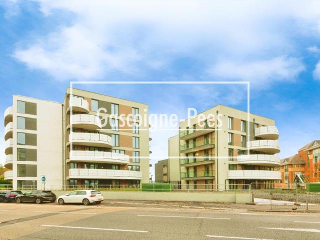 Flat for rent in Farnborough, Rushmoor