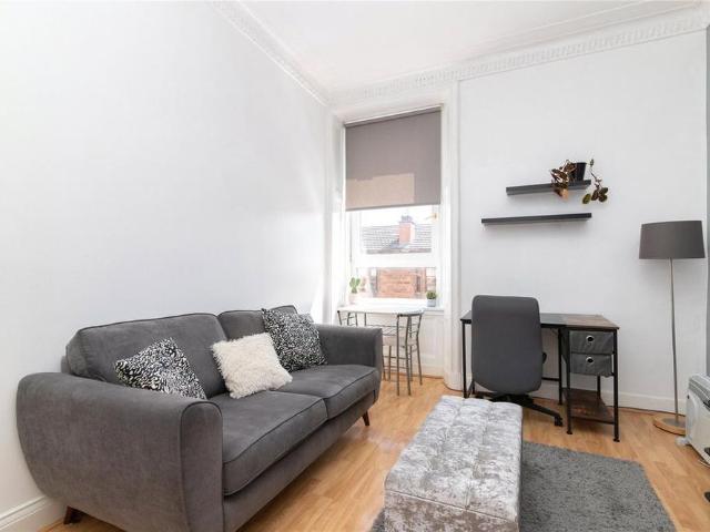 Apartment for rent in Battlefield, Scotland