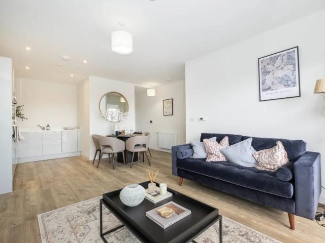 Apartment for rent in Lower Halliford, Surrey