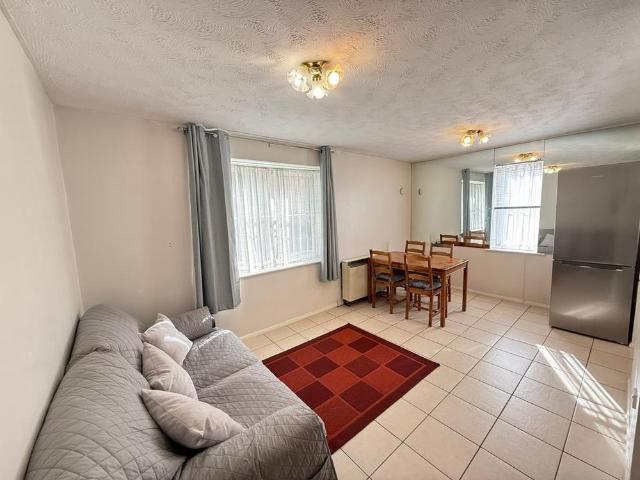 Apartment for rent in Alperton, Greater London