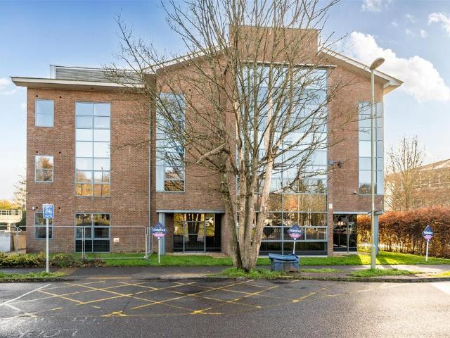 Flat for rent in Fleet, Hart
