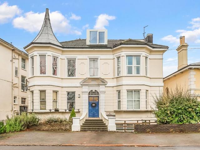 Flat for rent in St James, Sandown Park