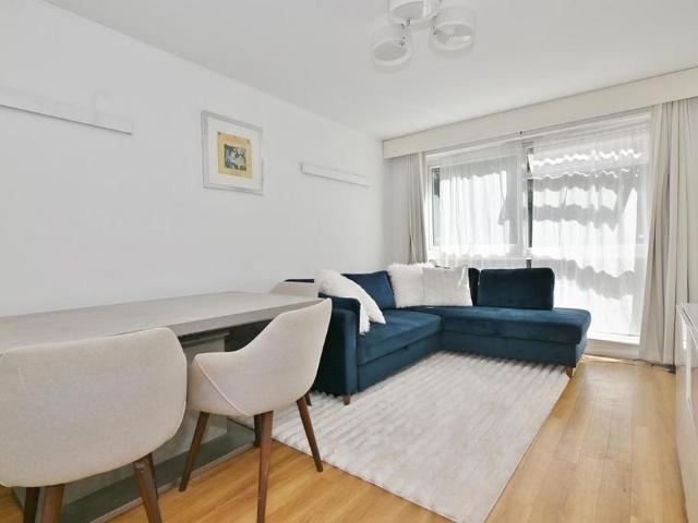 Apartment for rent in Hampton Hill, Greater London