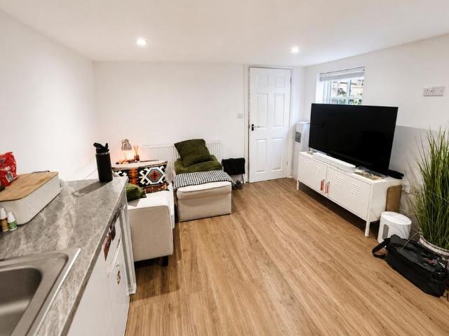 Apartment for rent in Lane End, Buckinghamshire