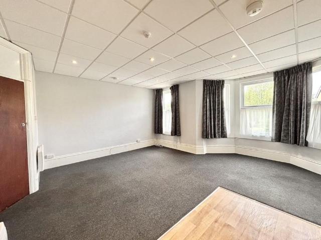 Apartment for rent in London Borough of Croydon, Waddon