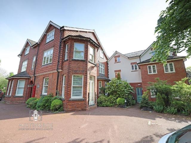 Flat for rent in Stone, Baswich