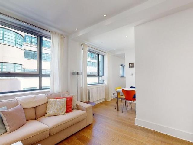Apartment for rent in Aldgate, Greater London