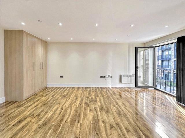 Flat for rent in Slough