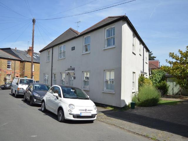Flat for rent in Blackhills, Surrey