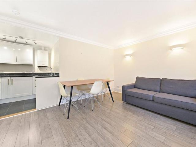 Apartment for rent in Saint Giles, Bloomsbury