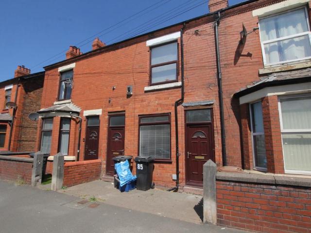 Flat for rent in Shotton, Wales