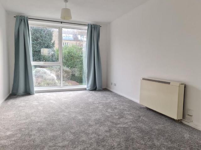 Apartment for rent in Dixons Green, West Midlands