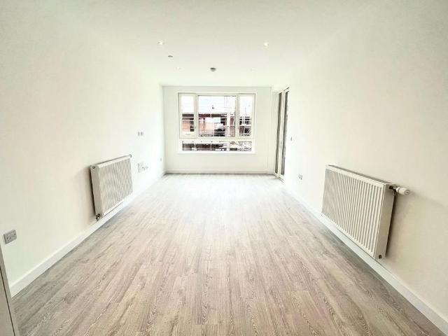 Apartment for rent in Scrattons Farm, Greater London
