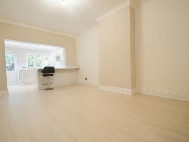 Apartment for rent in Birch Green, Lower Halliford