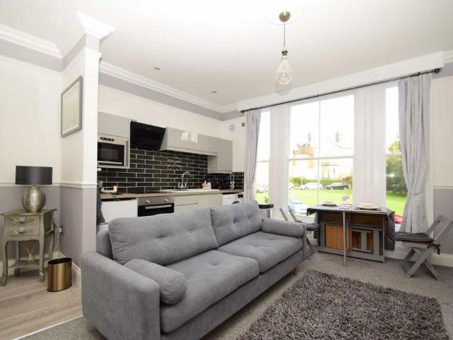Apartment for rent in South Cliff, Kepwick