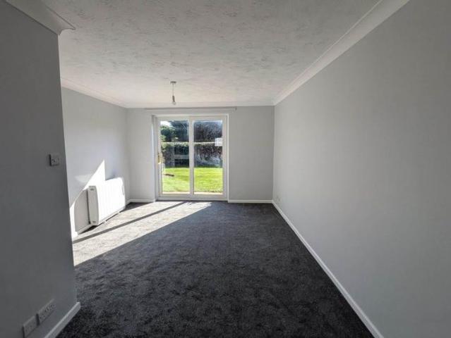 Apartment for rent in Littlecote, West Sussex