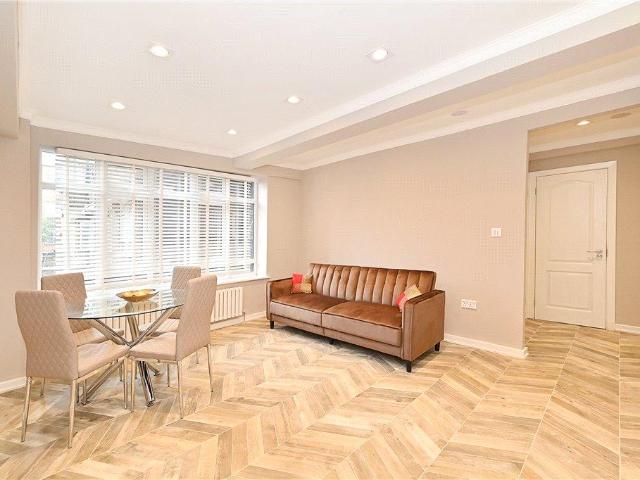Flat for rent in Paddington, Greater London