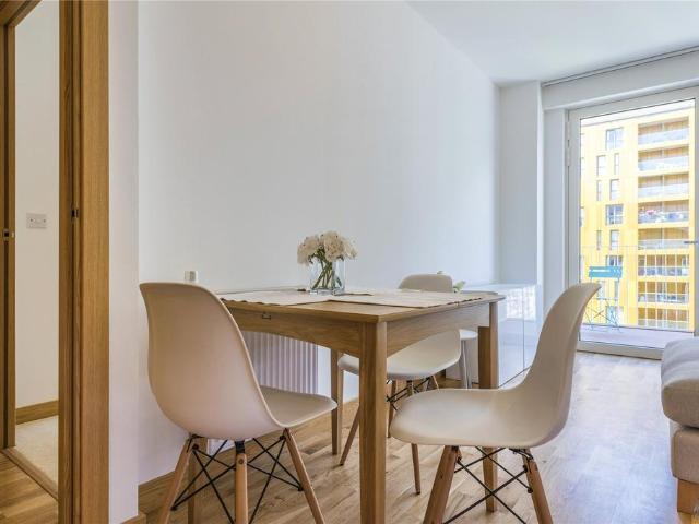 Flat for rent in East Greenwich, Greater London