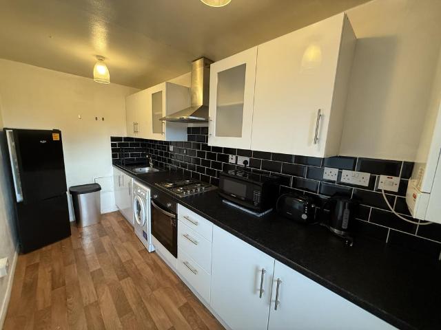 Flat for rent in Kensal Town, Greater London