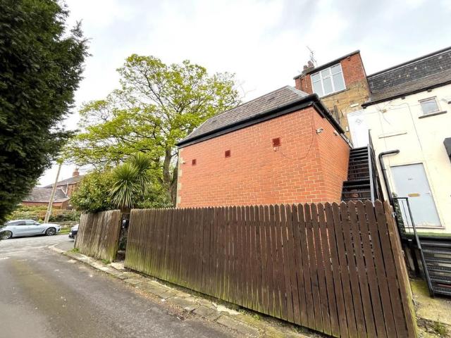 Flat for rent in Roundhay, West Yorkshire