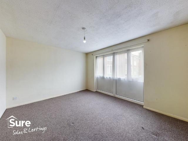 Apartment for rent in Maylands, Pouchen End