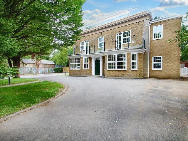 Flat for rent in Greater London