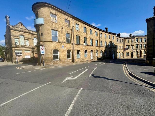 Flat for rent in Dewsbury, Eightlands