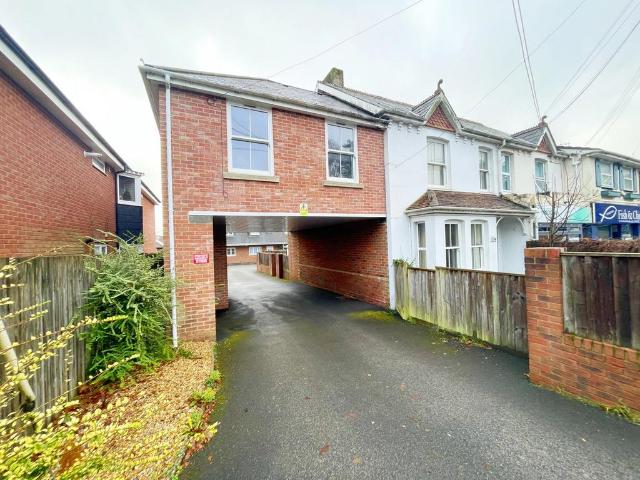 Flat for rent in Tricketts Cross, Ferndown