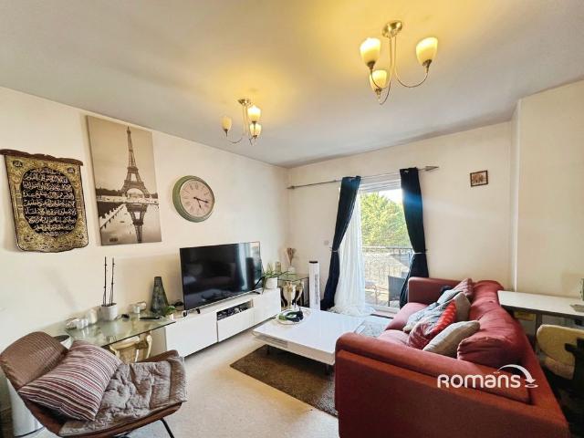 Apartment for rent in Totteridge, Cressex