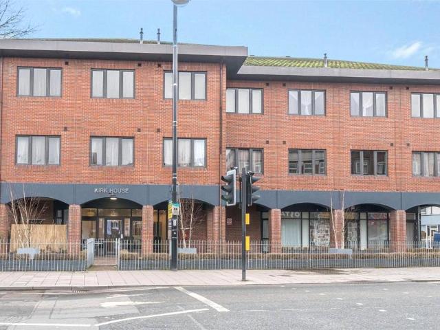 Flat for rent in Yiewsley, Greater London
