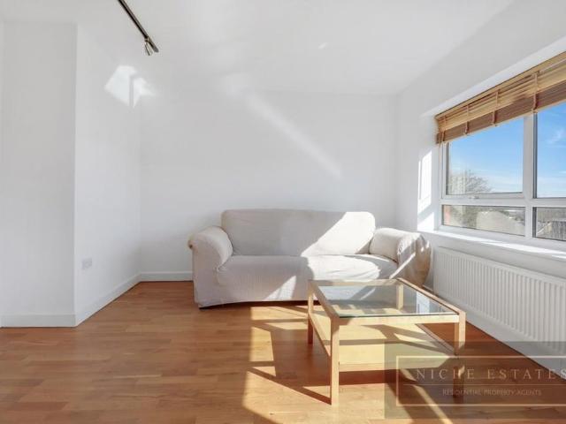 Apartment for rent in London Borough of Barnet, Greater London