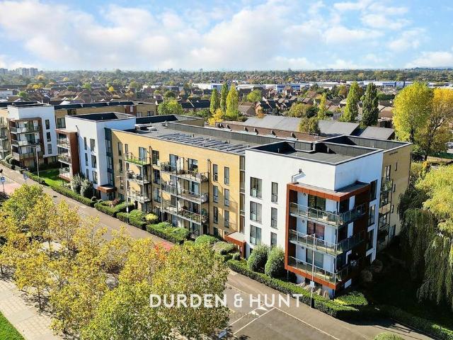 Flat for rent in Harold Wood, Greater London